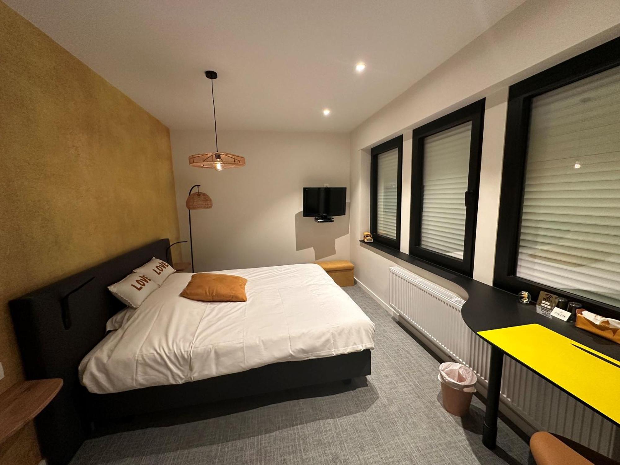 Hotel - B&B Elementum Кортрейк Екстериор снимка